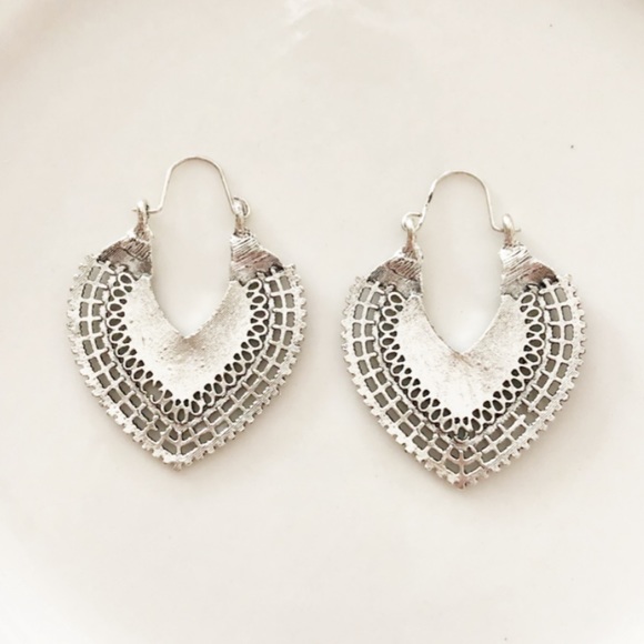 NWT Boutique Drop Earrings - Picture 3 of 3